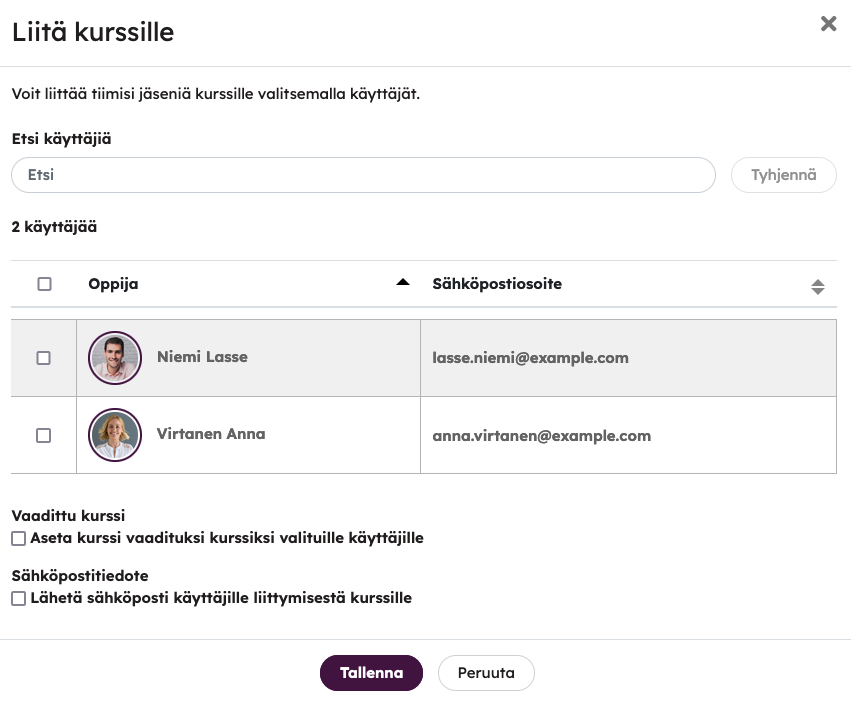 Esimerkkinäkymä ikkunasta, jossa esihenkilö voi valita kurssille liittämisen asetukset ja kenet liittää kurssille